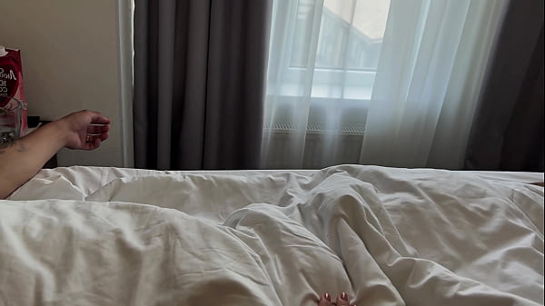 A pregnant woman woke up a cock with a blowjob and got a creampie in the morning