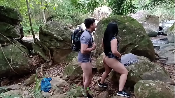 PARTE FINAL.DISFRUTO MUCHO FOLLAR EN LA NATURALEZA..voy al bosque a follar con mi amigo se corre en mi pierna alexachris20