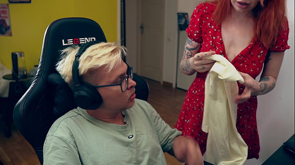 Stepmom Stuck in Washer During Gaming Session Begs for My Hard Cock Deep Inside